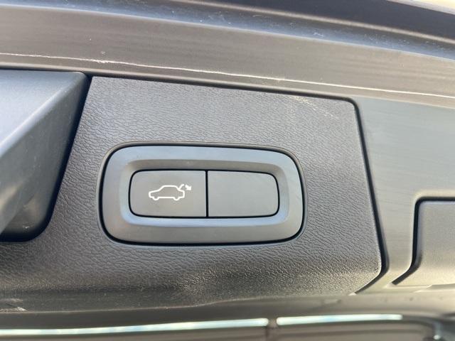 used 2020 Volvo XC60 car, priced at $24,290