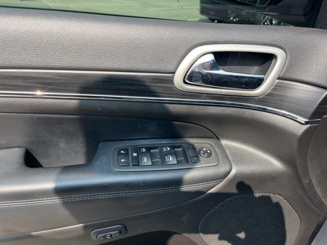 used 2021 Jeep Grand Cherokee car, priced at $24,990