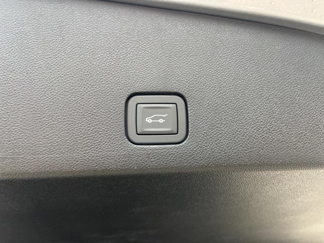 new 2025 Cadillac XT6 car, priced at $48,210