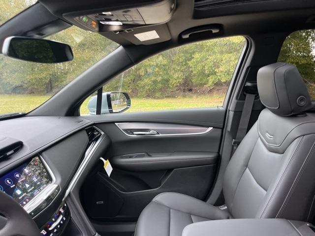 new 2025 Cadillac XT6 car, priced at $48,210