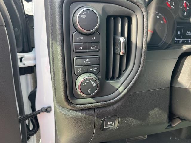 new 2025 Chevrolet Silverado 1500 car, priced at $43,409