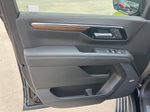 new 2025 Chevrolet Suburban car, priced at $86,399