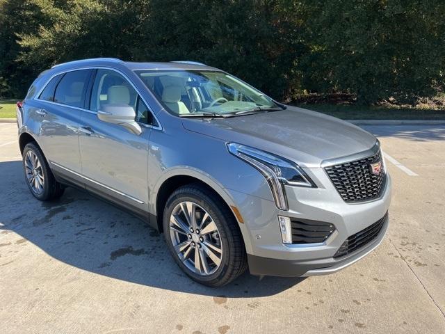 new 2025 Cadillac XT5 car, priced at $54,660