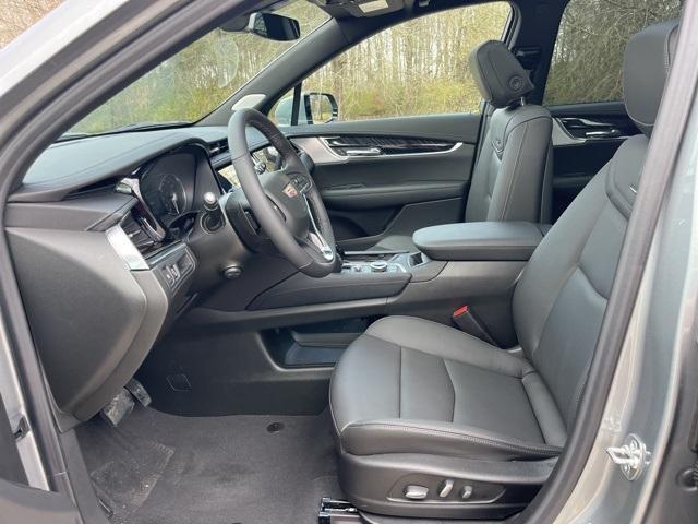 new 2025 Cadillac XT6 car, priced at $56,115
