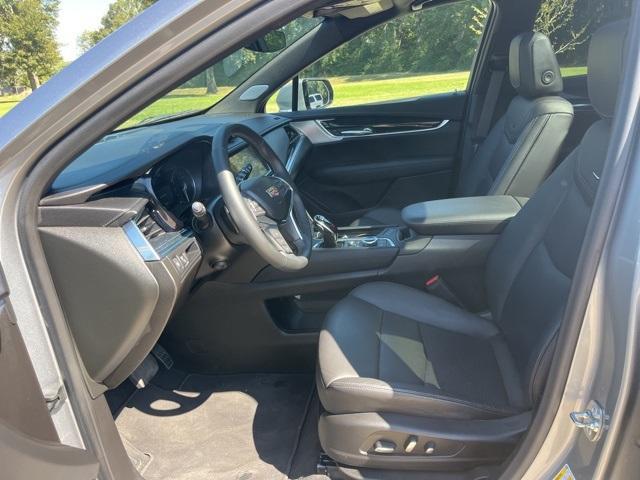 used 2025 Cadillac XT5 car, priced at $41,990