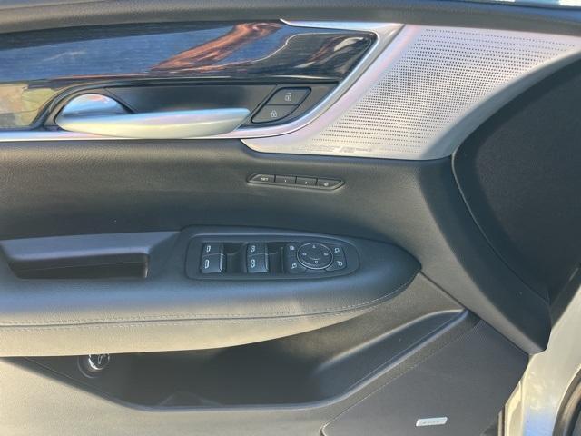 used 2025 Cadillac XT5 car, priced at $41,990
