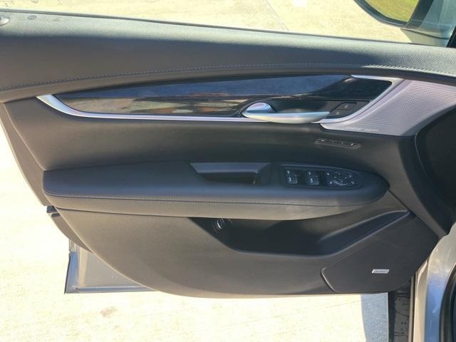 used 2025 Cadillac XT5 car, priced at $41,990