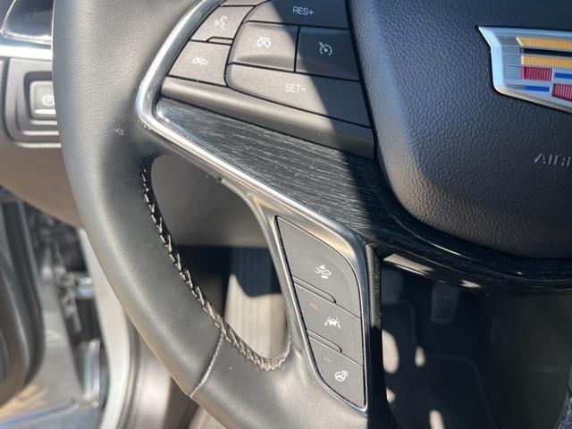 used 2025 Cadillac XT5 car, priced at $41,990