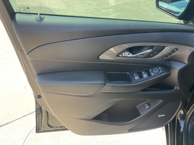 used 2022 Chevrolet Traverse car, priced at $33,990