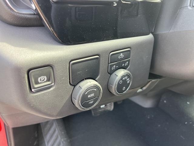 new 2025 Chevrolet Silverado 1500 car, priced at $41,094