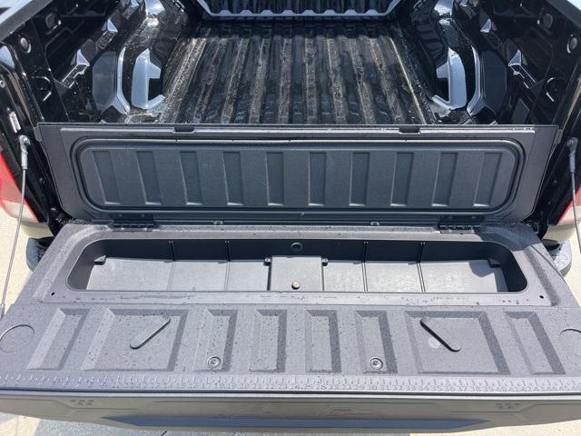 new 2025 Chevrolet Colorado car, priced at $38,119