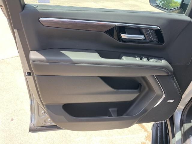 new 2025 Chevrolet Tahoe car, priced at $68,654