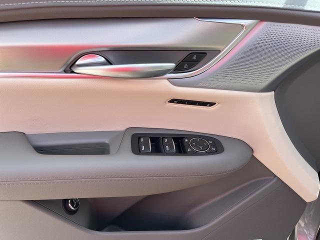 new 2025 Cadillac XT5 car, priced at $54,960