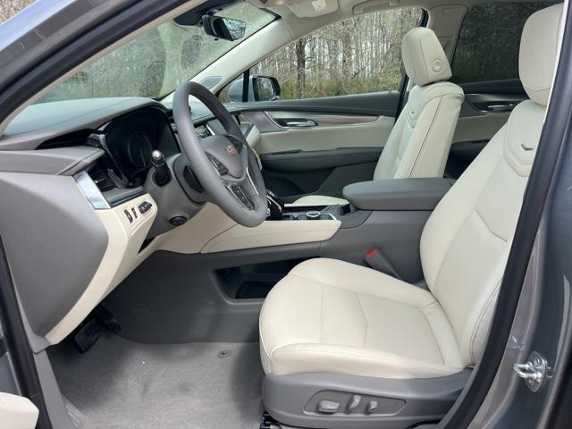 new 2025 Cadillac XT5 car, priced at $54,960