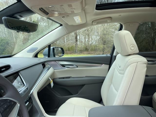 new 2025 Cadillac XT5 car, priced at $54,960