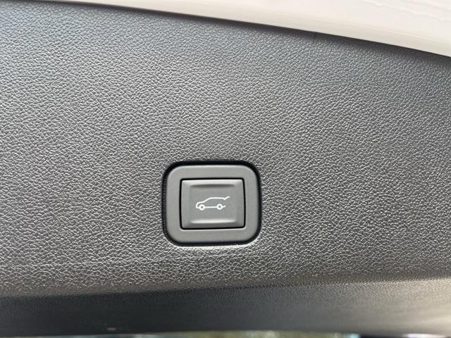 new 2025 Cadillac XT6 car, priced at $50,435