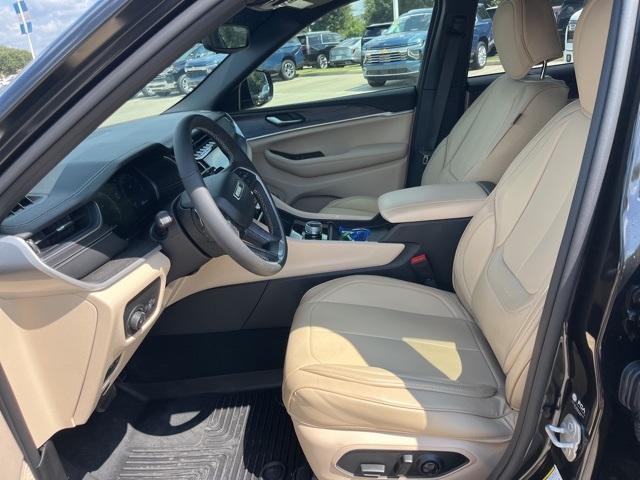 used 2024 Jeep Grand Cherokee car