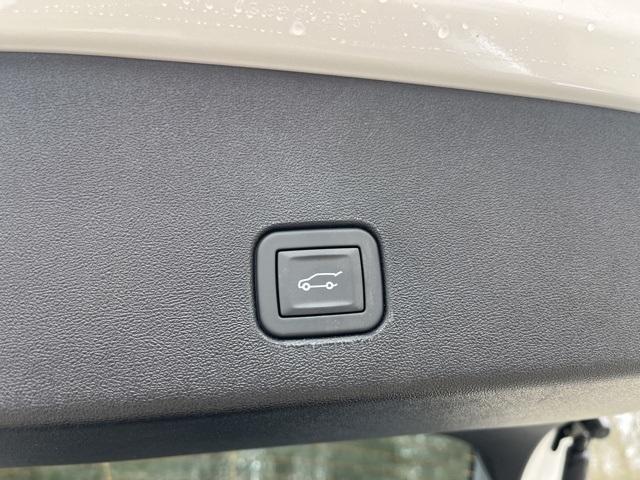 new 2025 Cadillac OPTIQ car, priced at $56,065