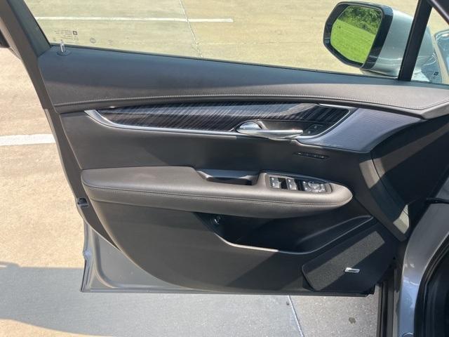 used 2025 Cadillac XT6 car, priced at $49,990
