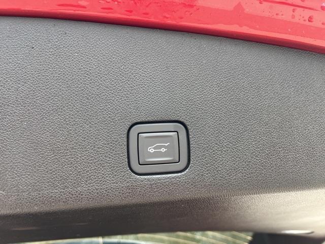 new 2025 Cadillac XT6 car, priced at $50,435