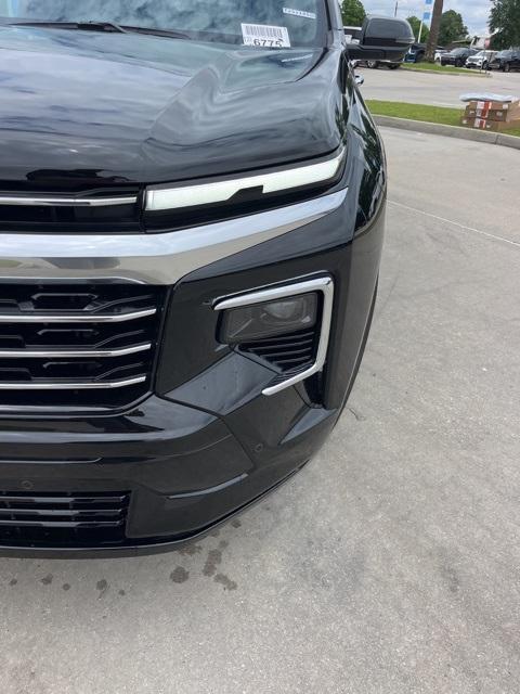 new 2025 Chevrolet Traverse car, priced at $56,519