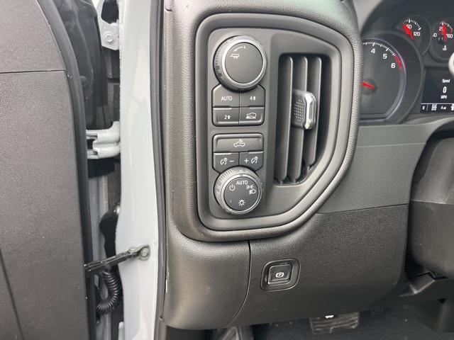 new 2025 Chevrolet Silverado 1500 car, priced at $45,114