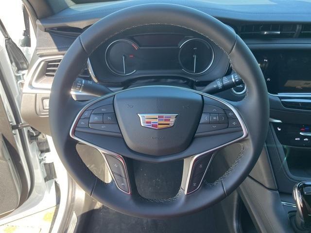 new 2025 Cadillac XT5 car, priced at $46,310
