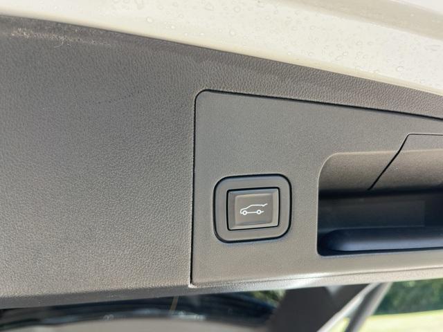 used 2024 Cadillac XT5 car, priced at $40,990