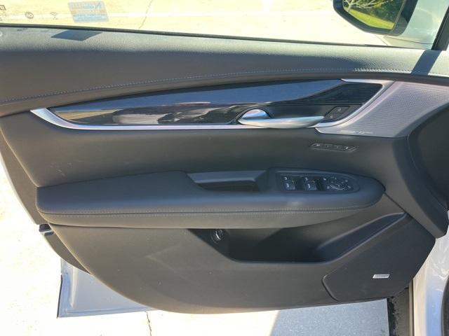 used 2024 Cadillac XT5 car, priced at $40,990