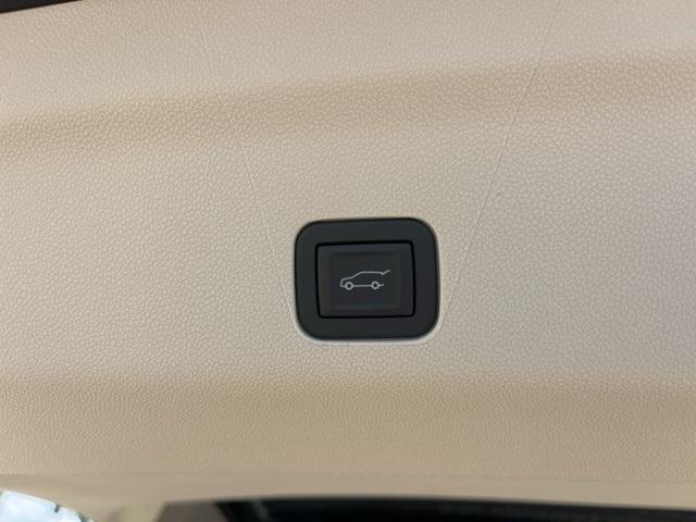 new 2025 Cadillac Escalade ESV car, priced at $126,044