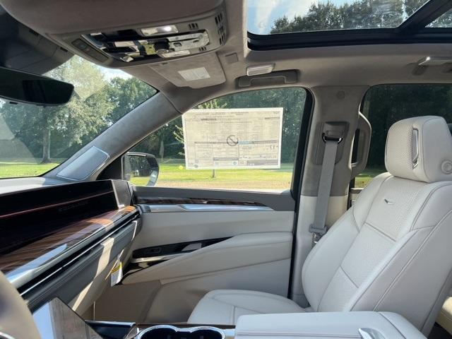 new 2025 Cadillac Escalade ESV car, priced at $126,044