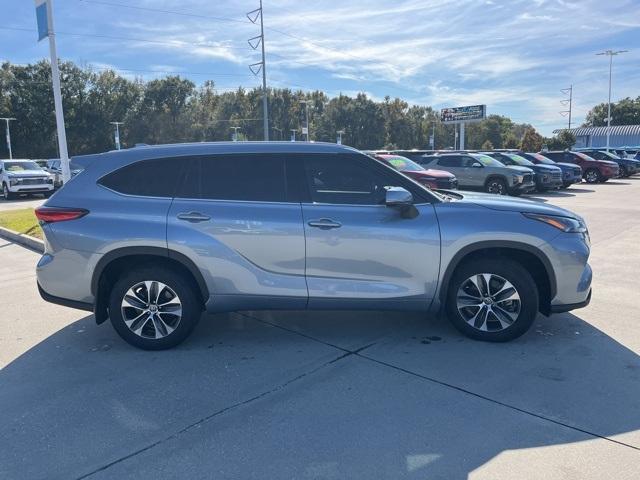 used 2022 Toyota Highlander car, priced at $34,990