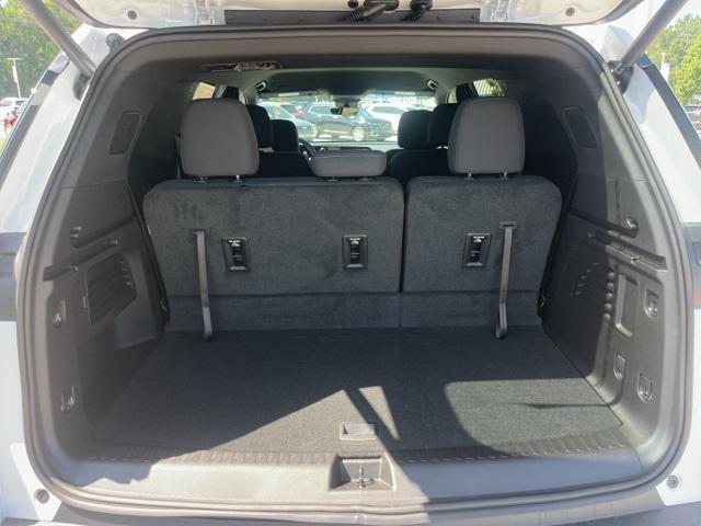new 2026 Chevrolet Traverse car, priced at $43,239