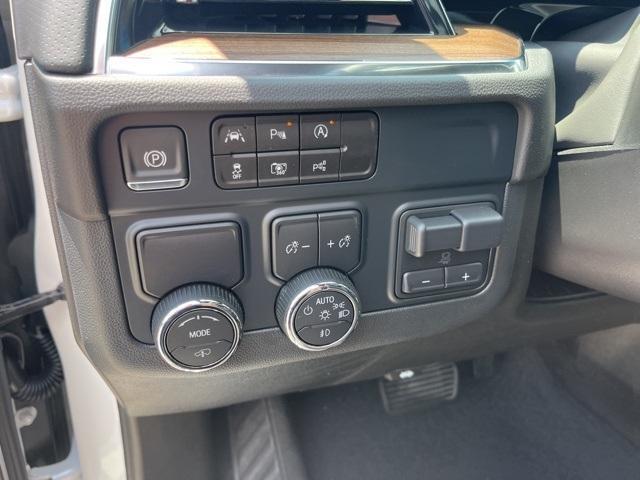 new 2025 Chevrolet Suburban car, priced at $87,394