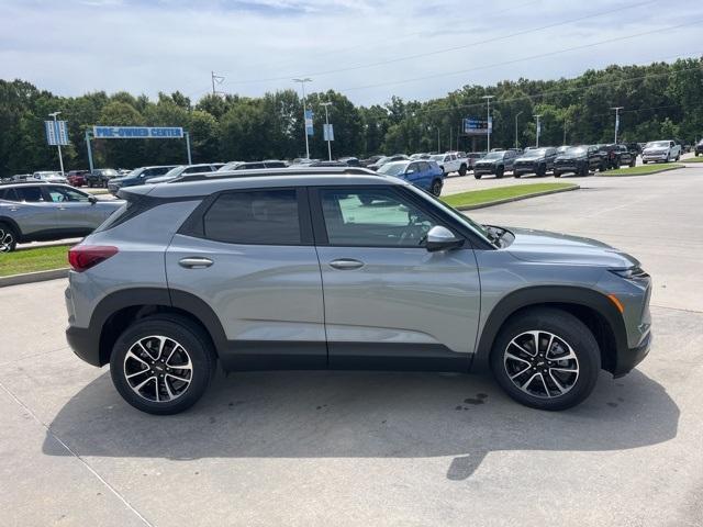 new 2025 Chevrolet TrailBlazer car, priced at $28,595