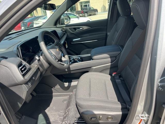 new 2025 Chevrolet Traverse car, priced at $42,094