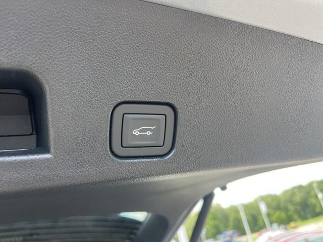 new 2026 Chevrolet Traverse car, priced at $43,239