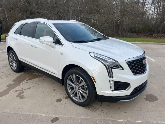 new 2025 Cadillac XT5 car, priced at $56,185