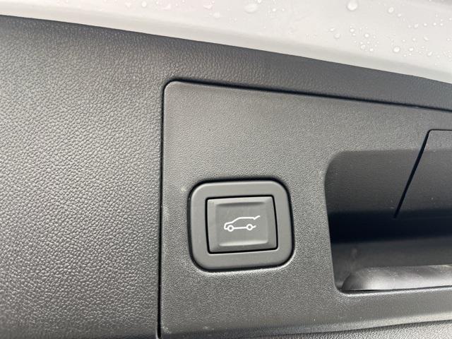 new 2025 Cadillac XT5 car, priced at $56,185