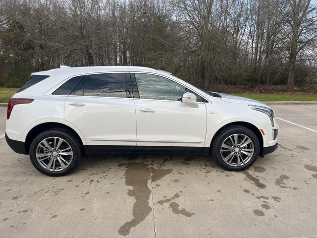 new 2025 Cadillac XT5 car, priced at $56,185