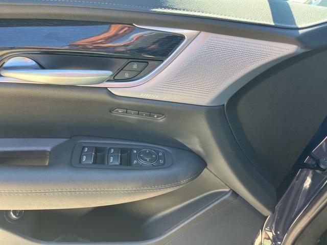 used 2025 Cadillac XT5 car, priced at $41,990