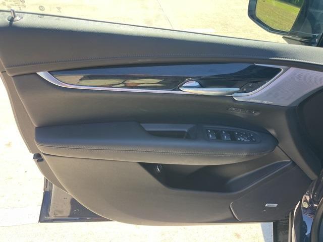 used 2025 Cadillac XT5 car, priced at $41,990