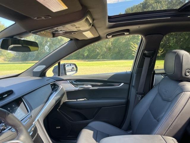 used 2025 Cadillac XT5 car, priced at $41,990