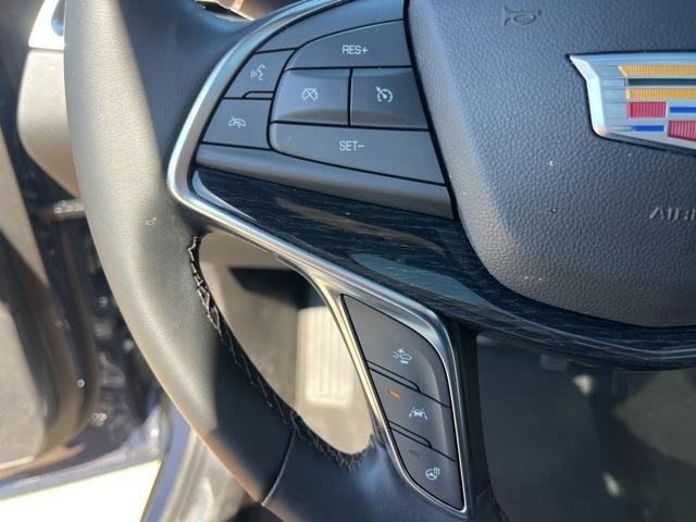 used 2025 Cadillac XT5 car, priced at $41,990