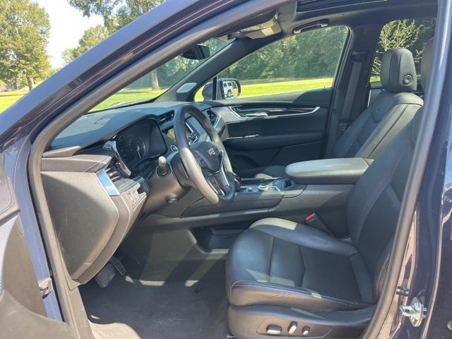 used 2025 Cadillac XT5 car, priced at $41,990