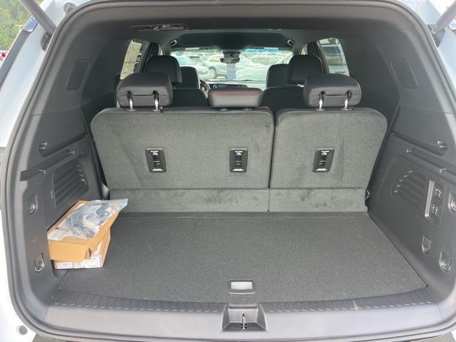 new 2026 Chevrolet Traverse car, priced at $58,104