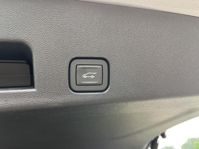 new 2025 Chevrolet Traverse car, priced at $45,094
