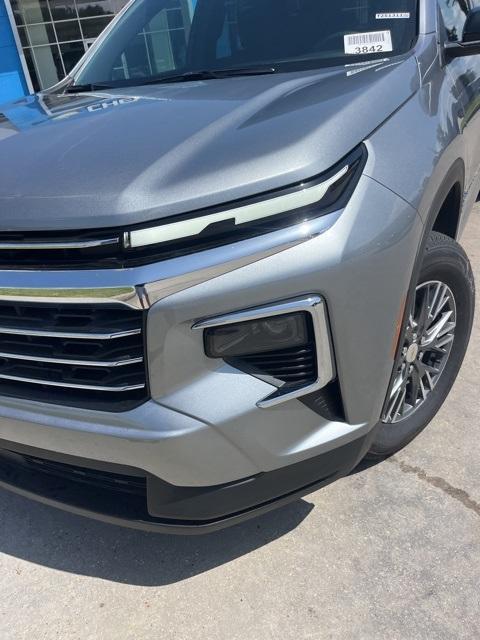 new 2025 Chevrolet Traverse car, priced at $42,094