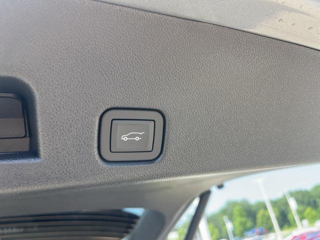 new 2025 Chevrolet Traverse car, priced at $42,094