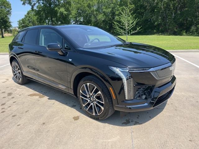 new 2025 Cadillac OPTIQ car, priced at $57,319